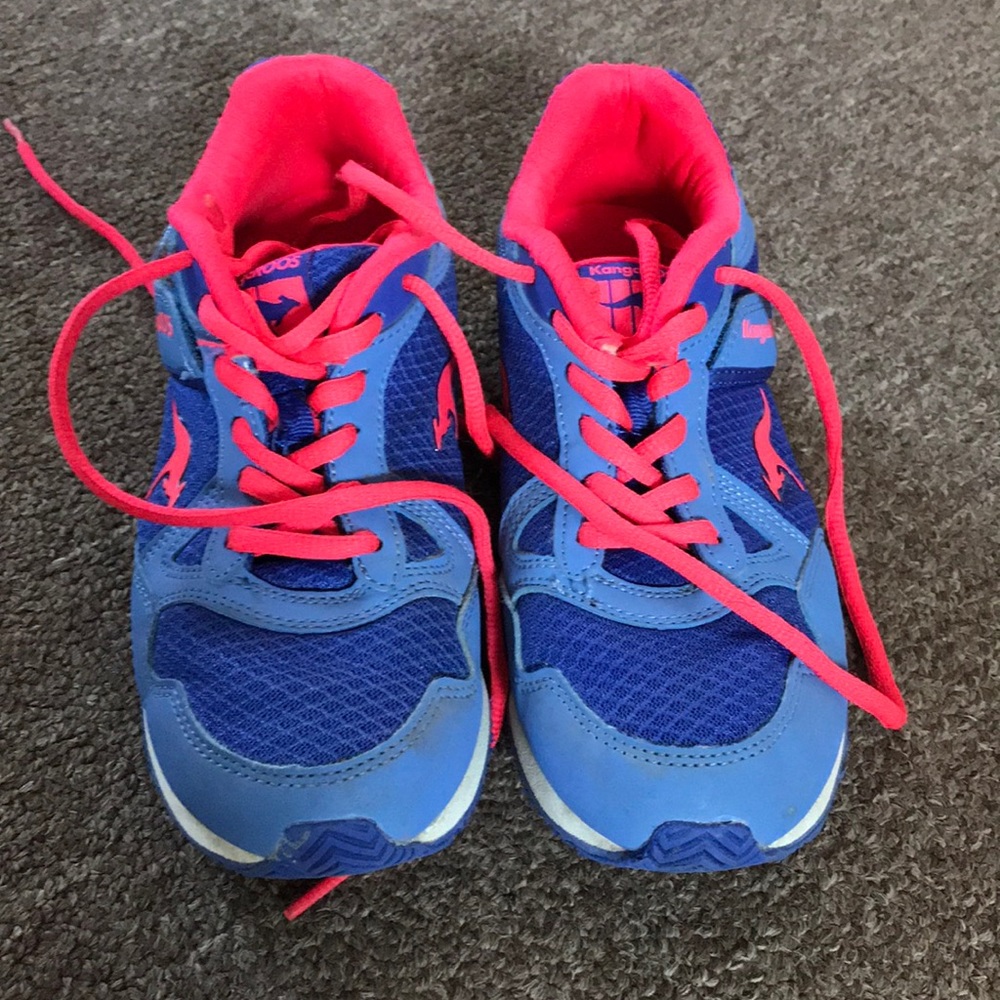 Girls sneakers